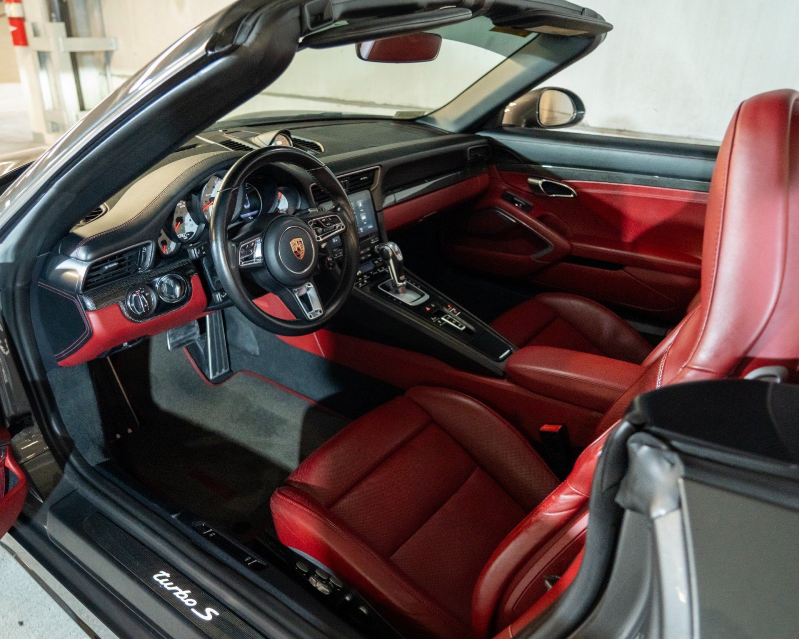 Certified 2017 Porsche 911 Turbo S AWD/4WD image 4