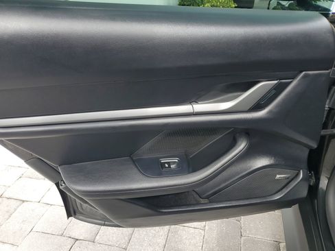 Used 2025 Porsche Taycan image 11