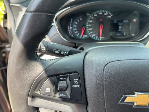Used 2020 Chevrolet Trax LT w/ Driver Confidence Package FWD image 23