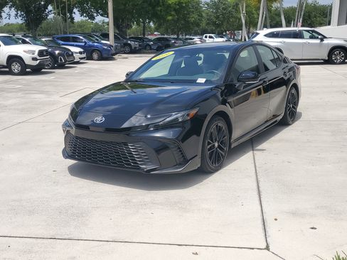 Certified 2026 Toyota Camry SE FWD image 7