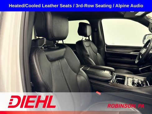Used 2024 Jeep Wagoneer Series III AWD/4WD image 17