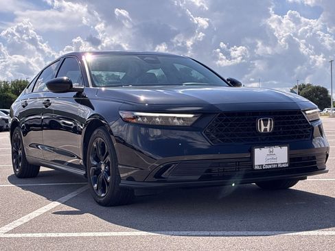 Certified 2025 Honda Accord SE image 10