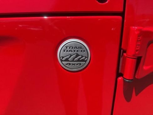 Used 2021 Jeep Wrangler Unlimited Sahara w/ LED Lighting Group AWD/4WD image 37