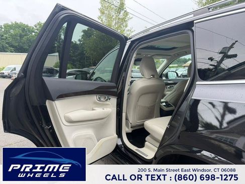 Used 2019 Volvo XC90 T6 Momentum w/ Protection Package Premier AWD/4WD image 11