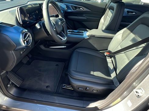 New 2026 Chevrolet Equinox EV LT image 13