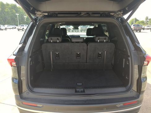 Used 2025 Buick Enclave Preferred FWD image 6