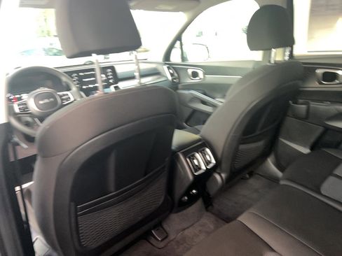 Used 2023 Kia Sorento LX image 24