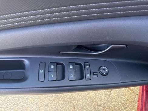 Used 2025 Hyundai Elantra Sport image 15