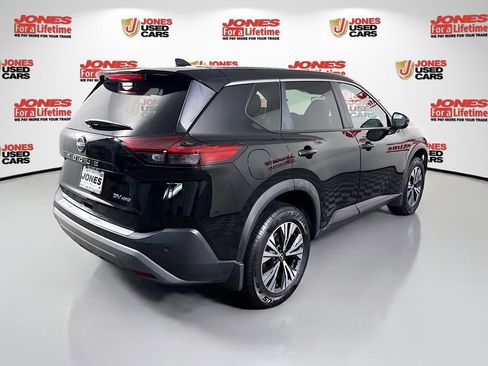 Certified 2022 Nissan Rogue SV image 16