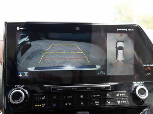 Used 2020 Toyota Highlander Platinum AWD/4WD image 22