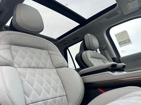 New 2026 Lincoln Navigator L Black Label image 17