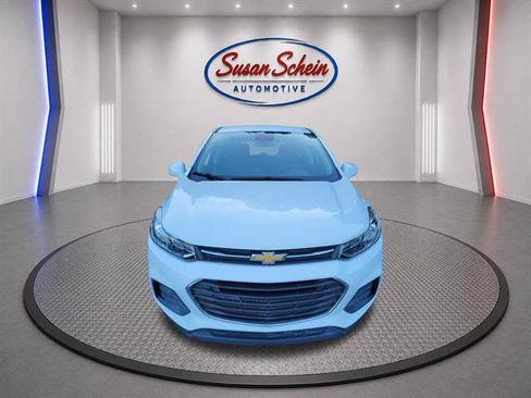Used 2021 Chevrolet Trax LS w/ Tint and Cruise Package FWD image 2