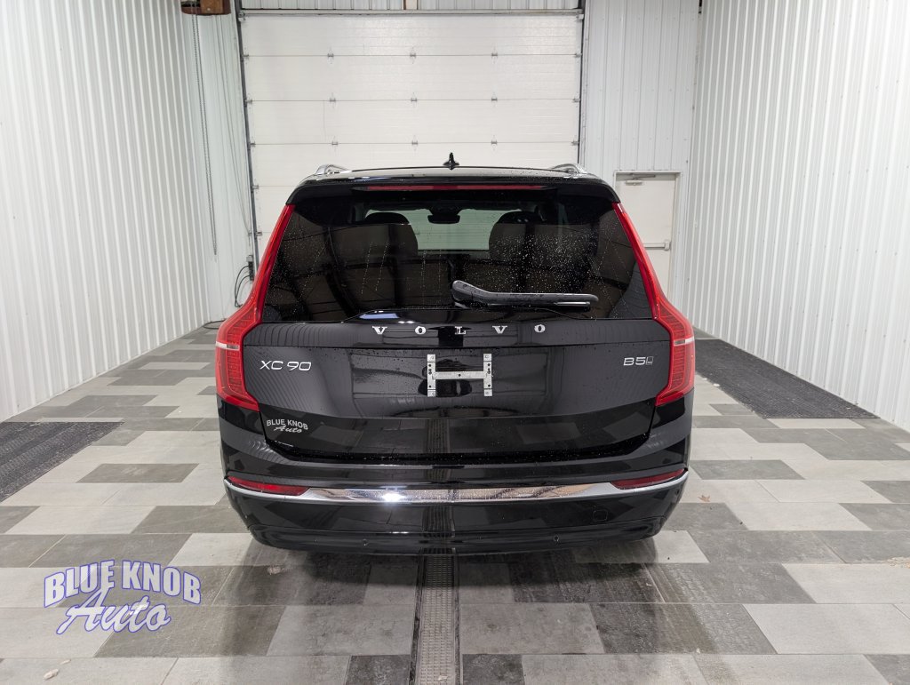 Used 2025 Volvo XC90 B5 Core AWD/4WD image 3