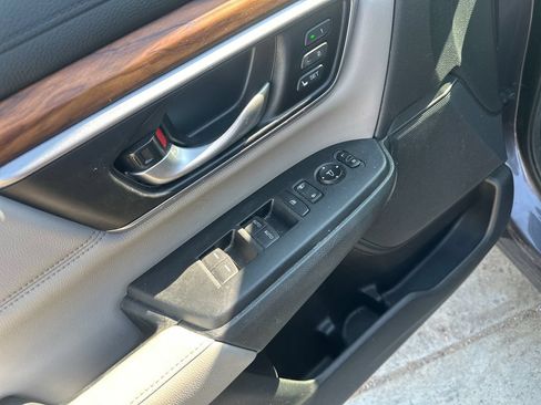 Used 2018 Honda CR-V Touring image 11