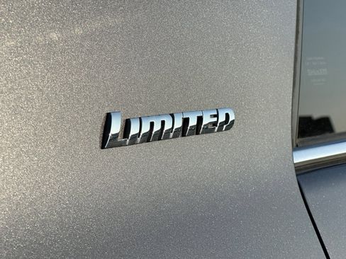 Used 2020 Toyota 4Runner Limited image 22