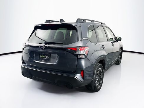 Used 2025 Subaru Forester Premium AWD/4WD image 9