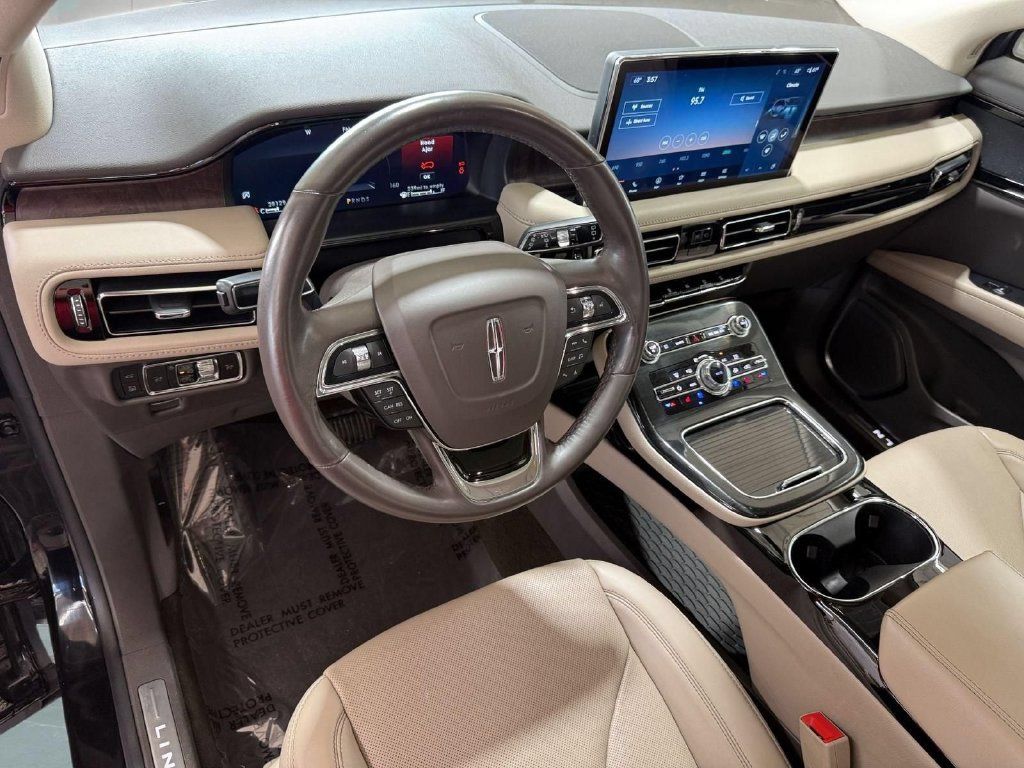 Used 2023 Lincoln Nautilus Reserve AWD/4WD image 11