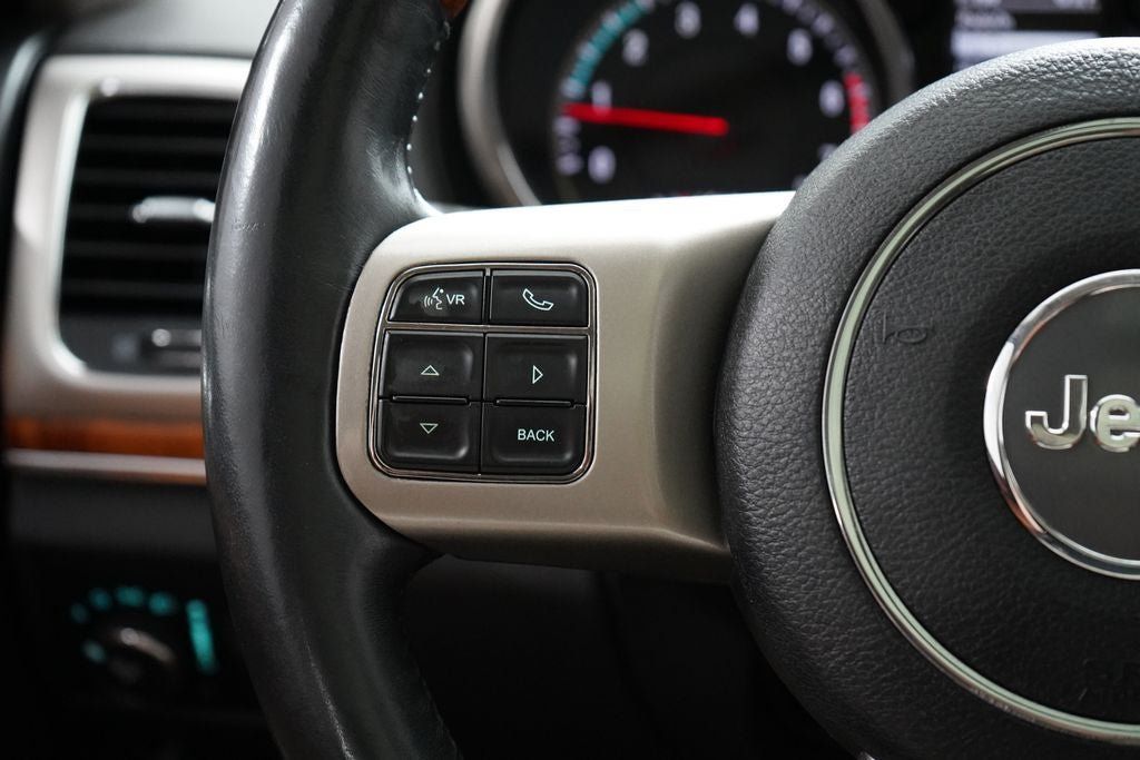 Used 2013 Jeep Grand Cherokee Overland w/ Advance Technology Group AWD/4WD image 15