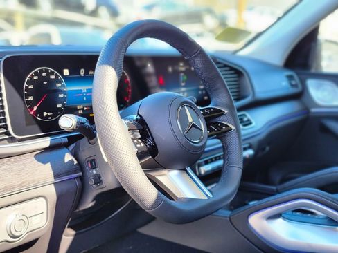 New 2026 Mercedes-Benz GLS 450 4MATIC image 16