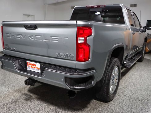 Used 2024 Chevrolet Silverado 3500 High Country w/ High Country Premium Package AWD/4WD image 7