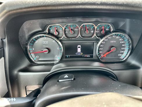 Used 2018 Chevrolet Suburban LT RWD image 30