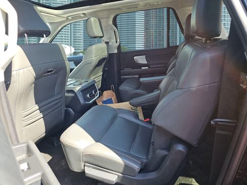 Used 2025 Ford Expedition Max Active AWD/4WD image 9