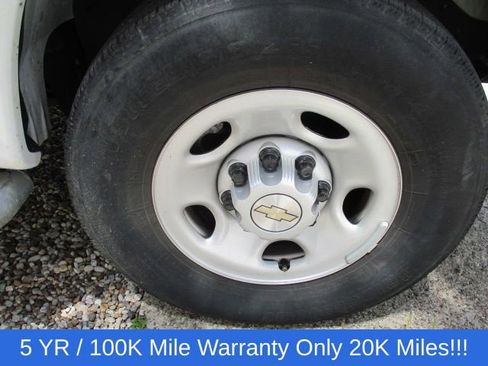 Used 2024 Chevrolet Express 2500 w/ Driver Convenience Package RWD image 24