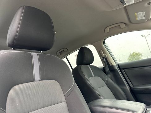 Used 2022 Nissan Sentra SV image 16