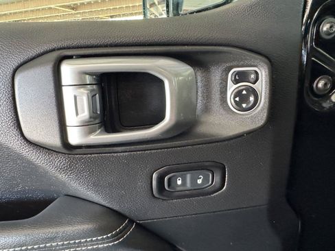Used 2020 Jeep Gladiator Overland AWD/4WD image 22