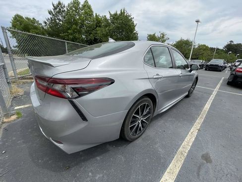 Used 2023 Toyota Camry SE FWD image 18