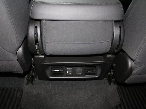 Used 2020 GMC Sierra 1500 SLE w/ SLE Value Package image 18