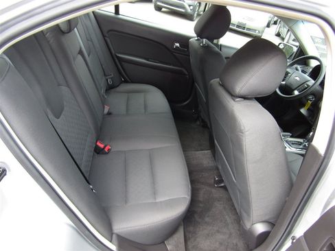 Used 2011 Ford Fusion SE FWD image 19