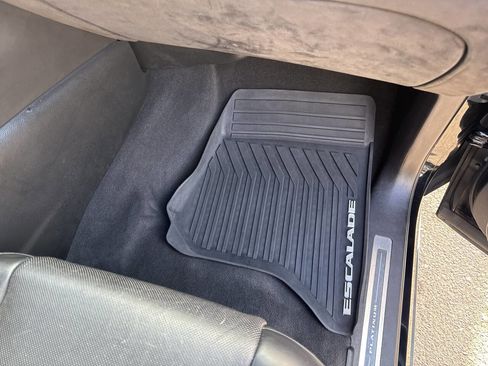 Used 2016 Cadillac Escalade ESV Platinum image 21