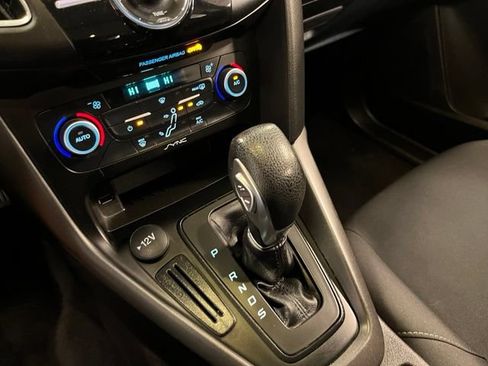 Used 2018 Ford Focus SEL FWD image 30