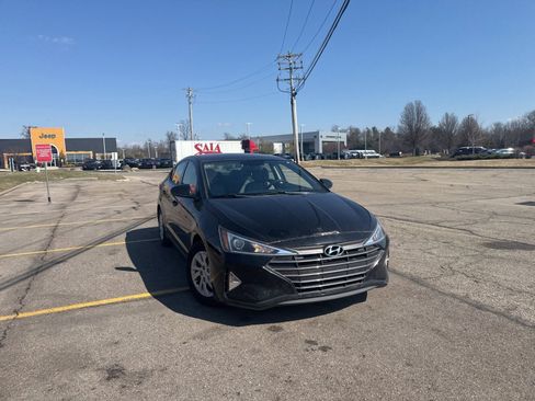 Used 2019 Hyundai Elantra SE image 19