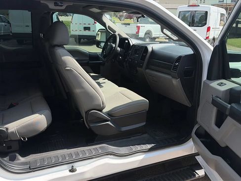 Used 2020 Ford F250 XL w/ Power Equipment Group AWD/4WD image 11