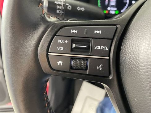 Used 2025 Honda CR-V Sport image 12