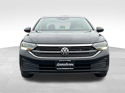 Used 2024 Volkswagen Jetta SE image 5