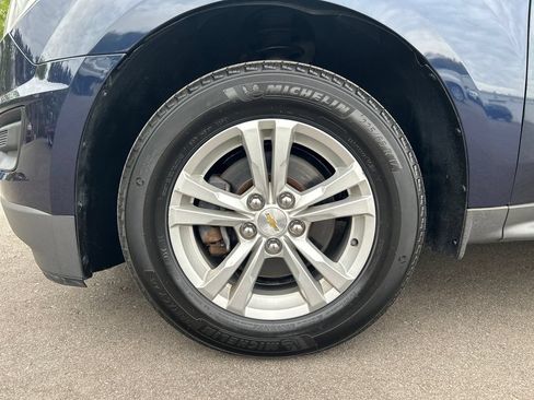 Used 2017 Chevrolet Equinox LS FWD image 11