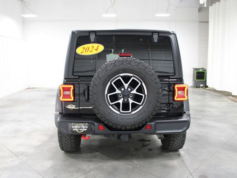 Used 2024 Jeep Wrangler Unlimited Rubicon image 8
