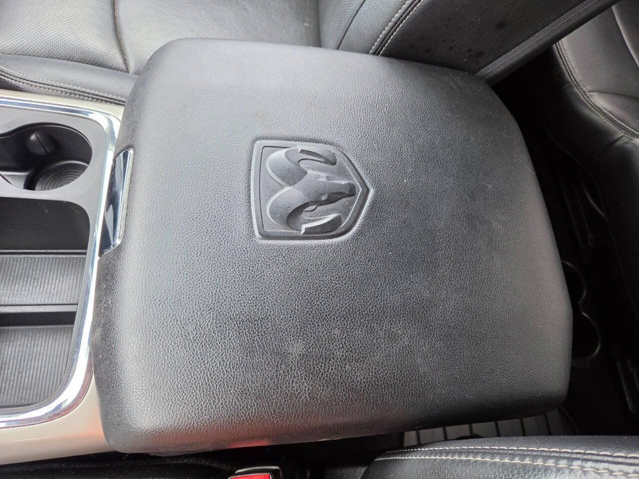 Used 2017 RAM 1500 Laramie w/ Convenience Group AWD/4WD image 32