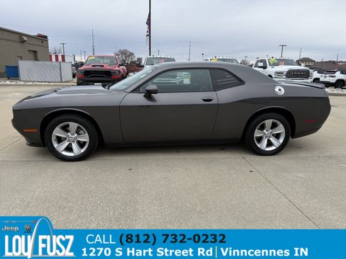 Used 2023 Dodge Challenger SXT image 4