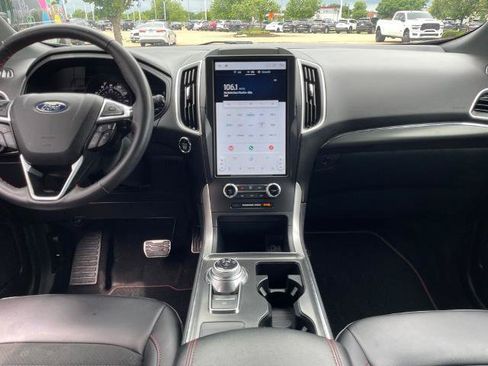 Certified 2024 Ford Edge ST-Line AWD/4WD image 12