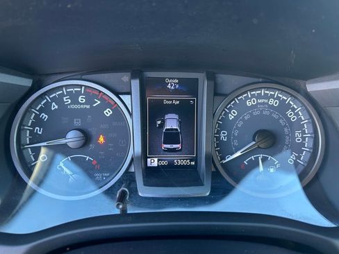 Used 2023 Toyota Tacoma TRD Off-Road image 14