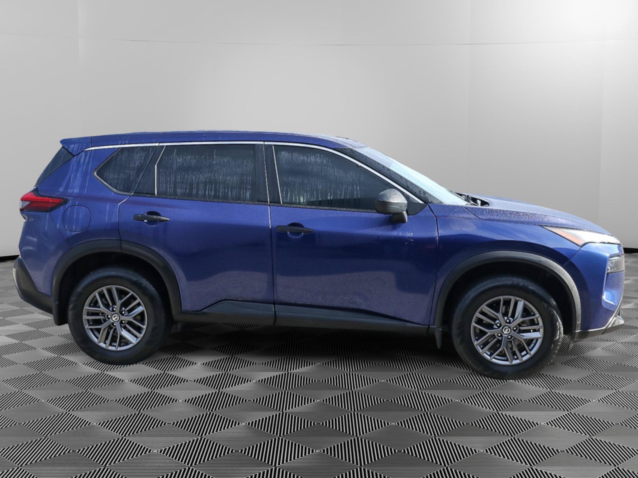 Used 2021 Nissan Rogue S AWD/4WD image 8