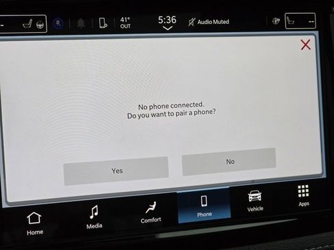 Used 2025 Chrysler Pacifica Premium image 6