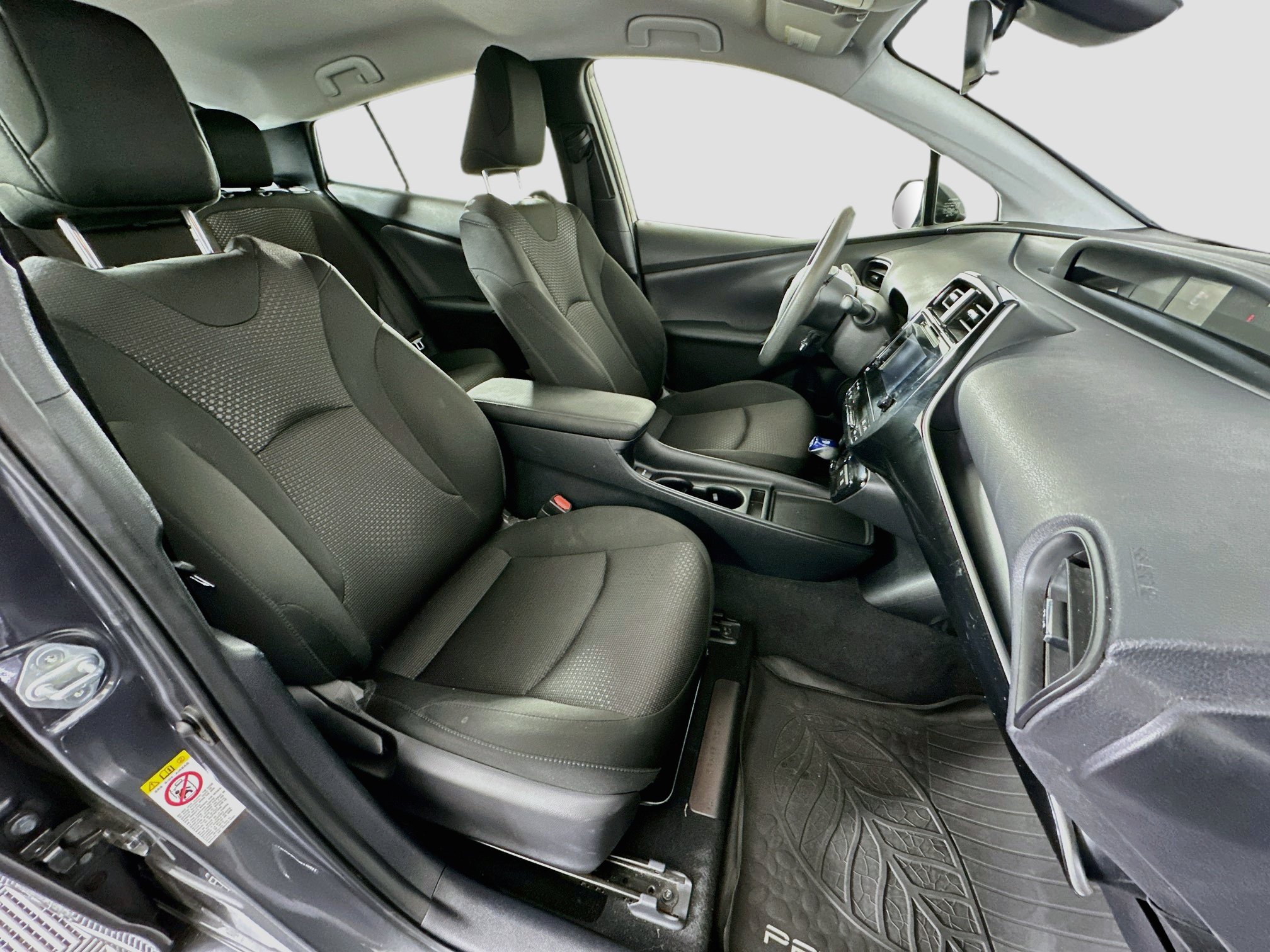 Used 2019 Toyota Prius LE FWD image 29