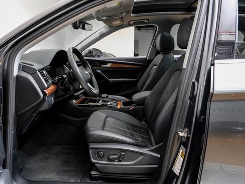Used 2023 Audi Q5 2.0T Premium Plus w/ Premium Plus Package image 4