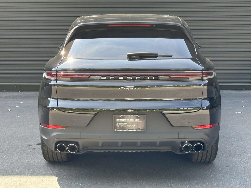 Certified 2026 Porsche Cayenne AWD/4WD image 4
