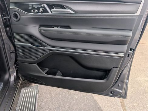 New 2026 Jeep Grand Wagoneer L Summit image 34